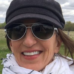 Meet your Posher, Laura